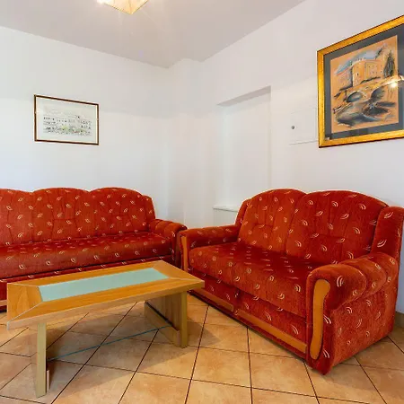 Charmantes Nur 800 Meter Zum Mit Herrlichem Meerblick Apartman Crikvenica