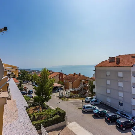 Charmantes Nur 800 Meter Zum Mit Herrlichem Meerblick Crikvenica